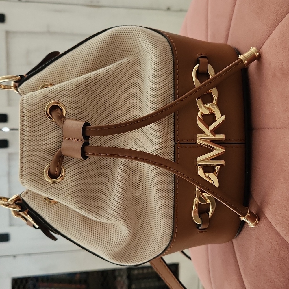 Michael Kors purse - Picture 3 of 6